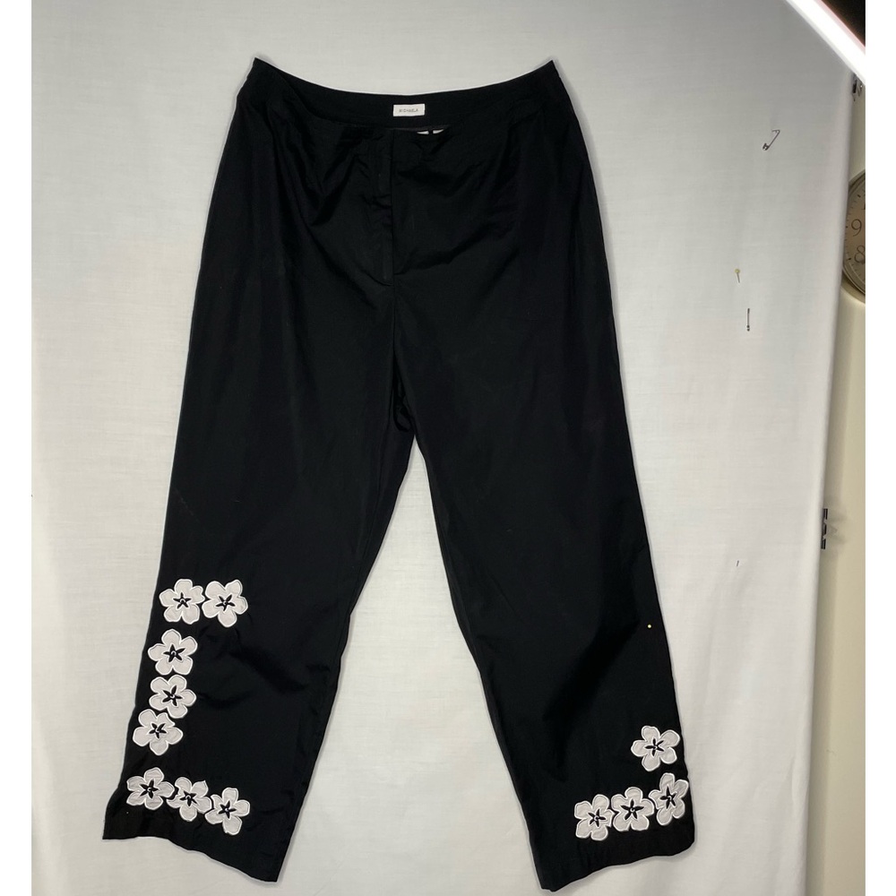 Liz Claiborne Michaela Women Floral Applique Capri/Ankle Length Pants Size 12
